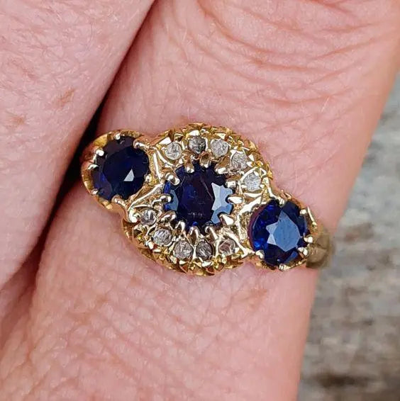 Vintage Blauer Starlight Zirkonia Ring