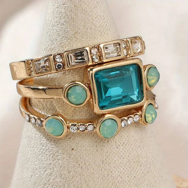 Vintage-inspireret ring med blå krystal