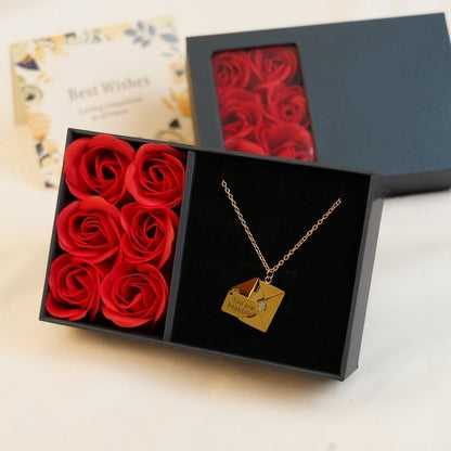 Medaljon med Kærlighedsbrev - Personliggjort