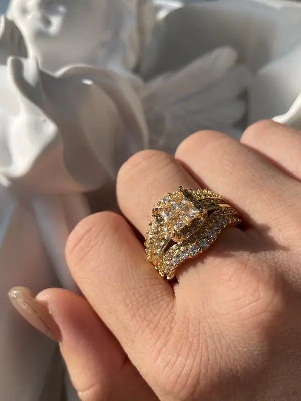 Luksuriøs ring med glitrende sten – Statement Smykker