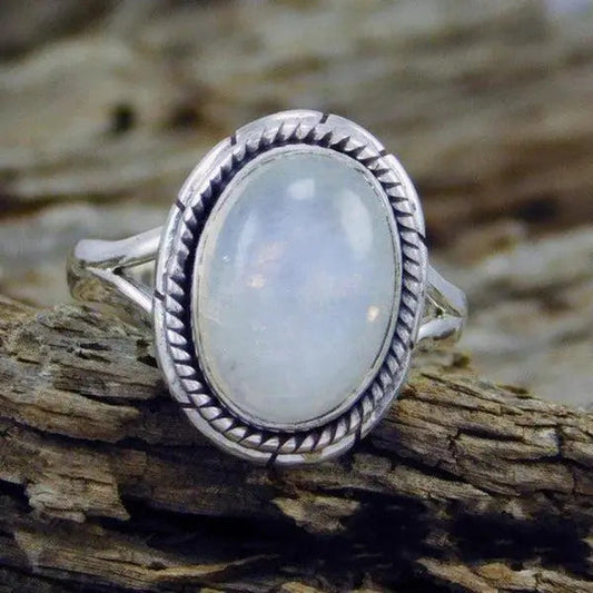Aqua Chalcedony Ring in Danish is "Aqua Chalcedon Ring".