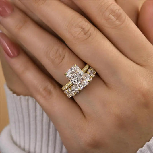 Elegant Cushion Cut Diamantring i Guld