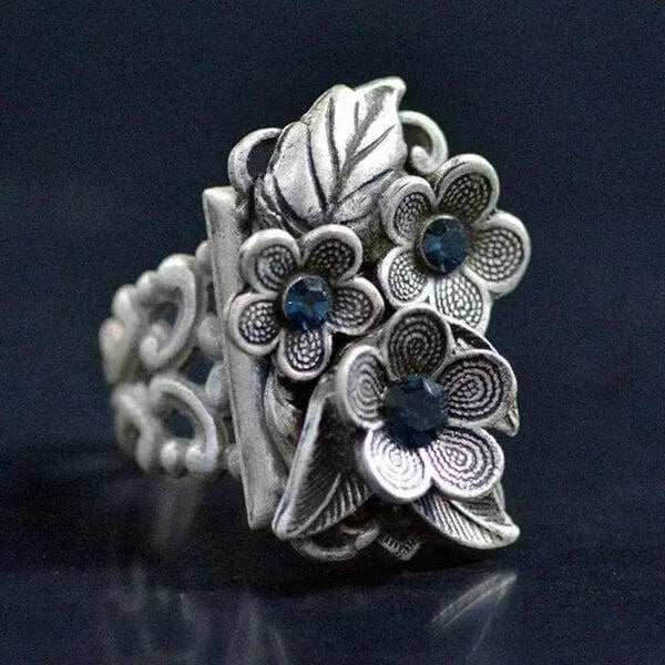 Floral safir ring