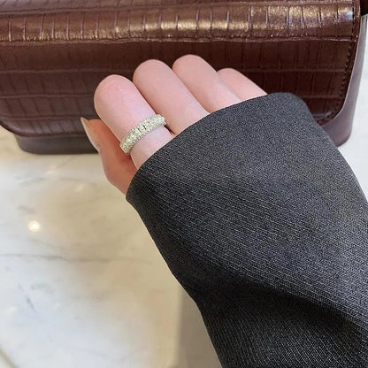 Luksusring lavet af guld og perler