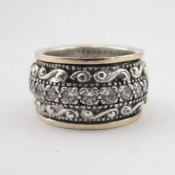 Ring med udskaaret ædelsten