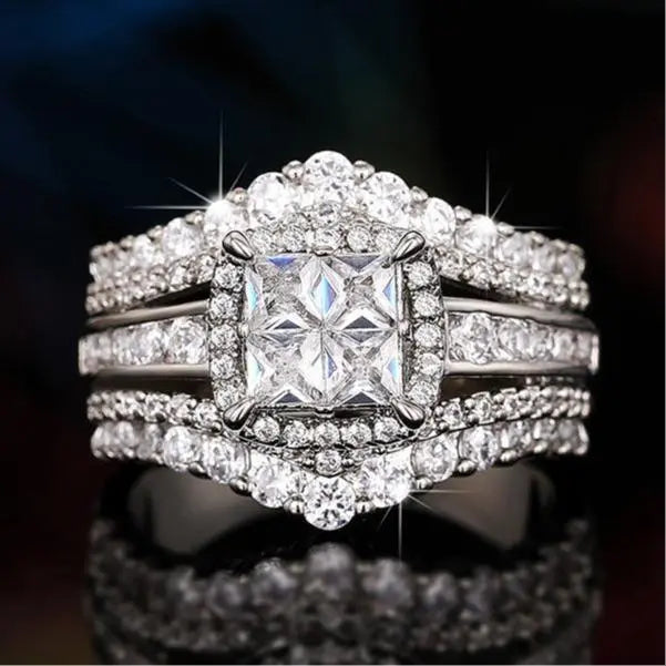 Luksuriøs ring med glitrende sten – Statement Smykker