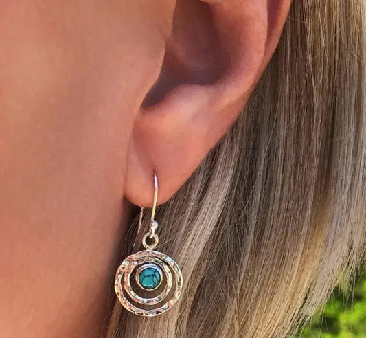 Boho saturn øreringe med turquoise sten i sølv og guld