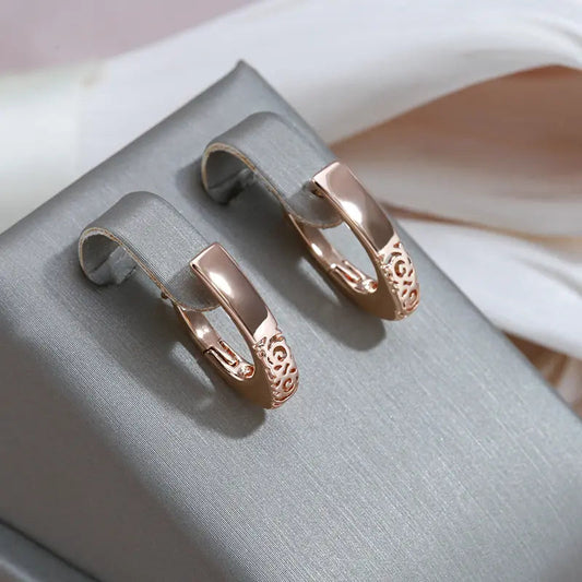 Elegant Guld Semi-Hoop Øreringe