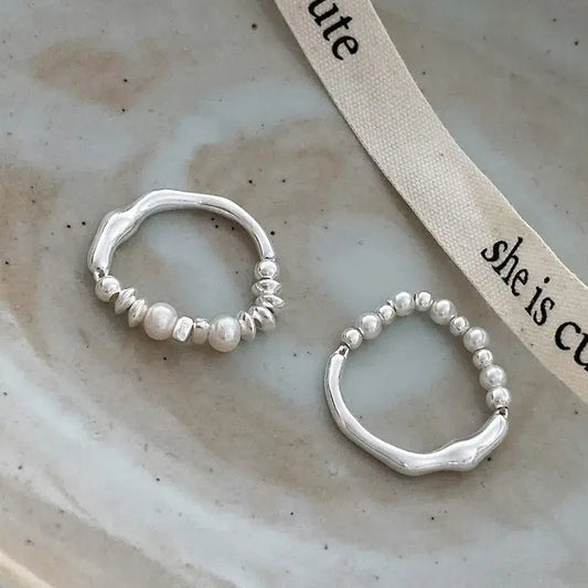 Uregelmæssige perle ringe lavet af sterlingsølv