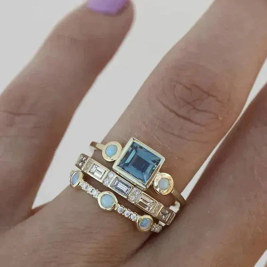 Vintage-inspireret ring med blå krystal