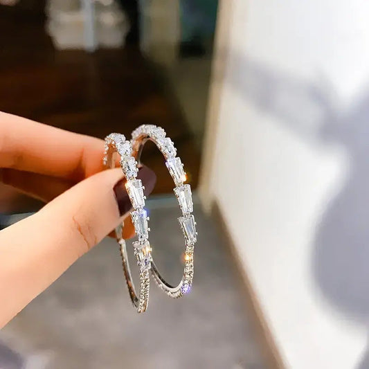Elegante øreringe med indlagt zirkoniumdioxid