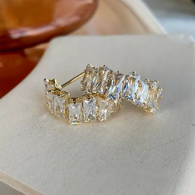 Elegante hvide zirkonia øreringe