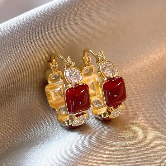 Elegant røde zirkonia øreringe