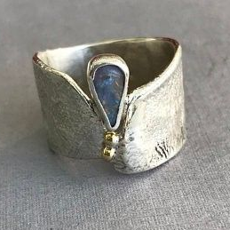 Vintage åben blå opal dråbe ring
